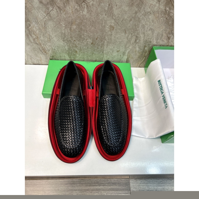 bo*te*ga Ve*ne*ta leather shoes